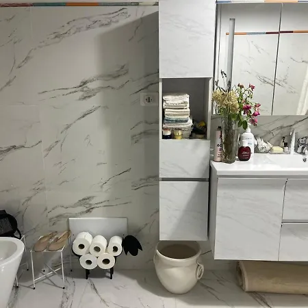 公寓 Nuoro Suite *